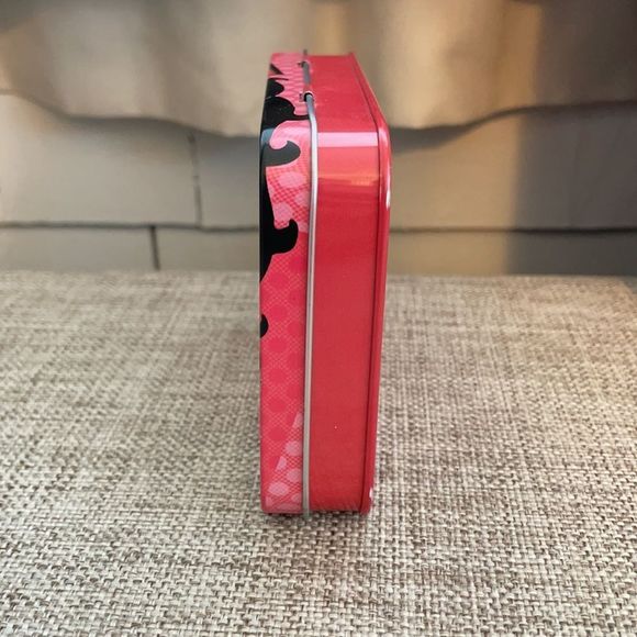 Betty Boop Tin Container - Picture 2 of 12